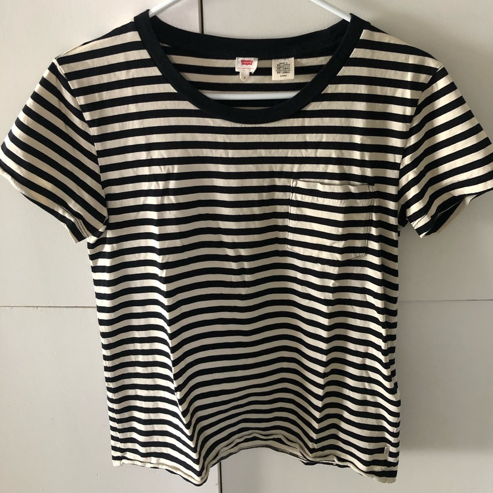 Levi’s pocket tee
